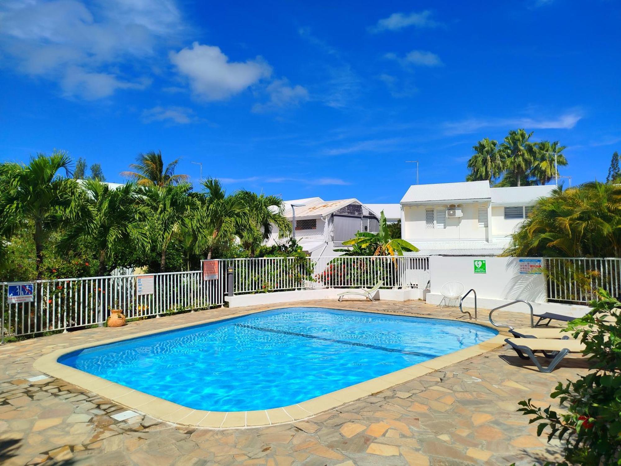 Ajna Citerne Et Piscines * Saint-Francois (Grande-Terre)